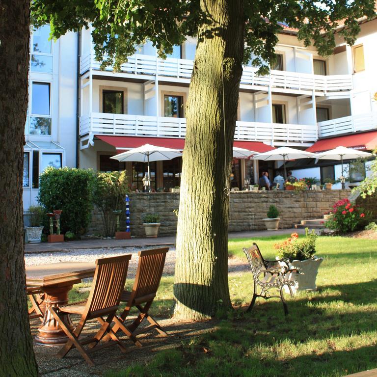 Hotel Kurparkblick Bad Bergzabern Bagian luar foto